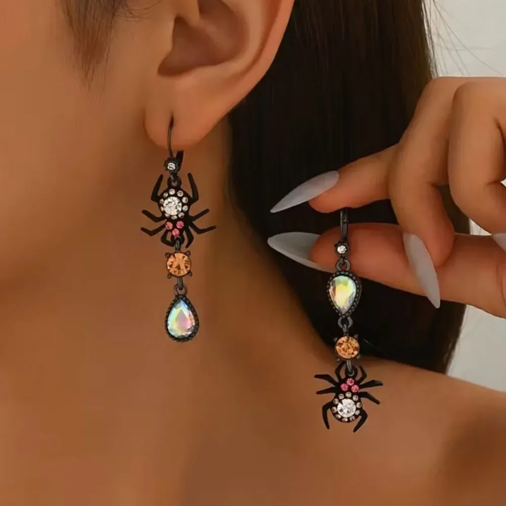 🕷️ Betsey Johnson Mismatched Black and Pink Dangle Spider Earrings 🕷️